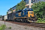 CSX 8400 on L-040